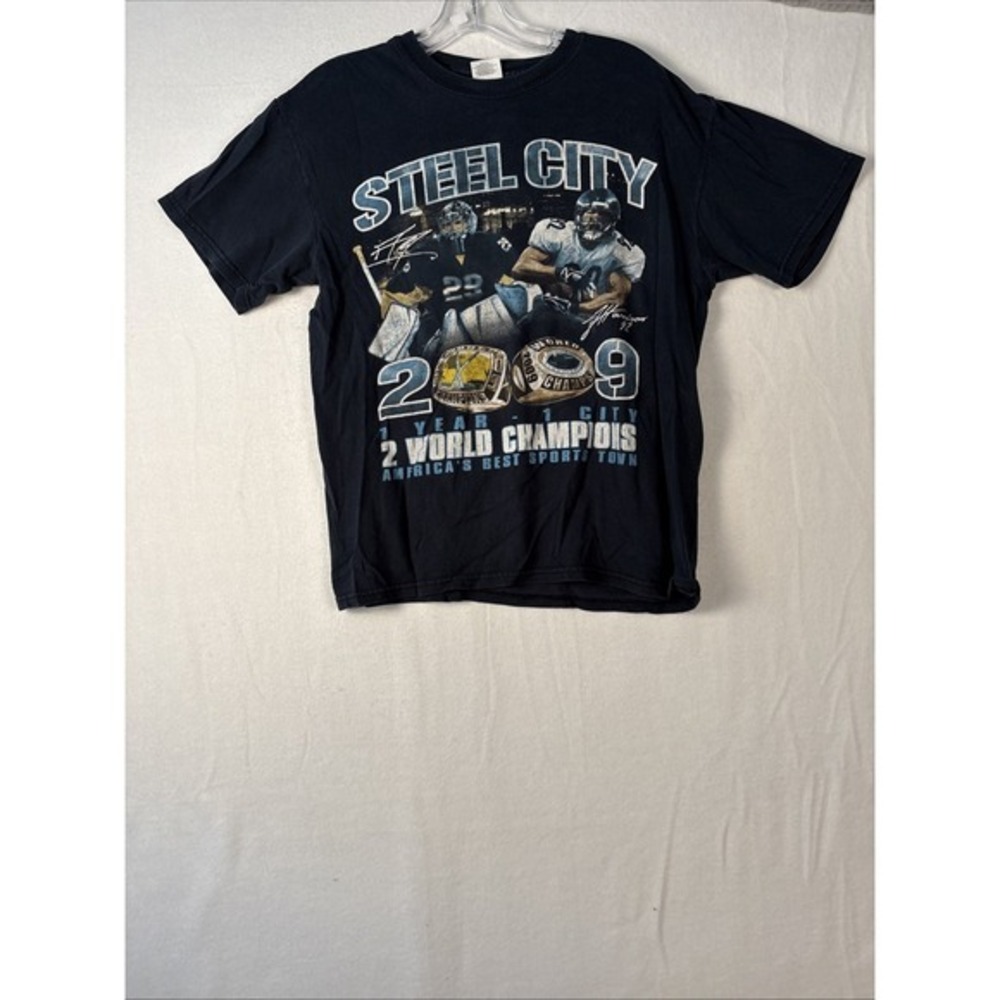 Gildan Mens TShirt Medium 2009 Steel City Pittsburgh Hockey Football Champ K1194